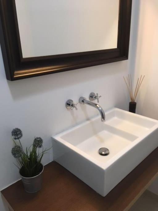 Charming Suite Private Wc & Balcony Lissabon Exterior foto